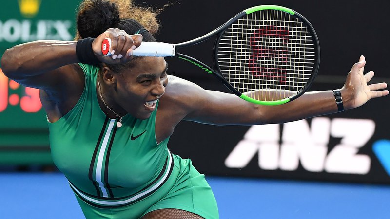 Fotografija: Serena Williams nadaljuje, kjer je leta 2017, ko je noseča zmagala, končala. Na OP Avstralije je za zdaj dobila 11 zaporednih dvobojev. FOTO: AFP