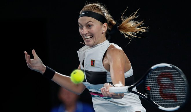 Petra Kvitova po napadu vlomilca na domu leta 2016 ni bila prepričana, če bo še lahko igrala tenis na najvišji ravni, zdaj je avstralska polfinalistka. FOTO: AFP