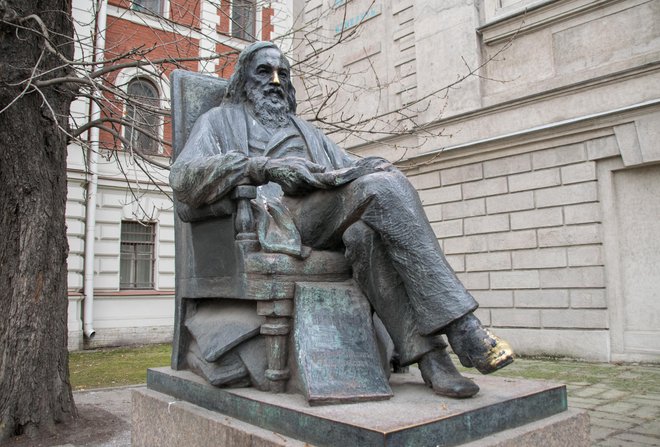 Dimitrij Mendelejev se je rodil leta 1834 v sibirskem mestu Tobolsk.
