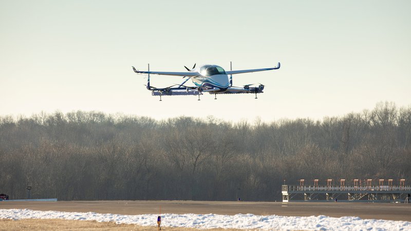 Fotografija: Prototip je bil v zraku le kratek čas. FOTO: Boeing/Reuters