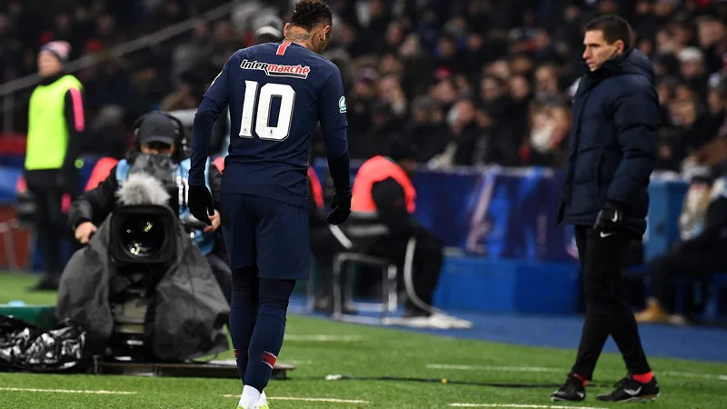 Fotografija: Neymar res nima sreče s poškodbami. FOTO: Franck Fife/AFP