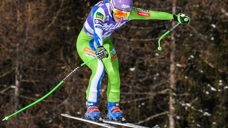 Fotografija: Ilka Štuhec se je na prvem treningu še brzdala. FOTO: Tiziana Fabi/AFP