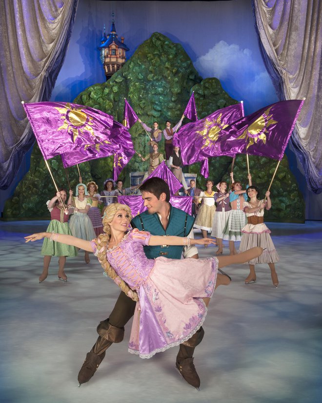 Zlatolaska in Flynn v Disneyjevi zgodbi na ledu Dotakni se zvezd FOTO: Disney On Ice