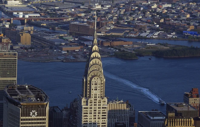 Klasično newyorško obzorje je vzhodni pogled čez reko, ki ni reka, ampak morje, na betonsko zobovje Manhattna. Foto: Lucas Jackson/Reuters