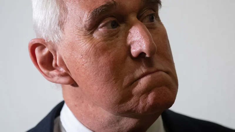 Fotografija: Roger Stone je bil obtožen v sedmih točkah, vključno z oviranjem uradnih postopkov, lažnimi izjavami in vplivanjem na priče. FOTO: AFP