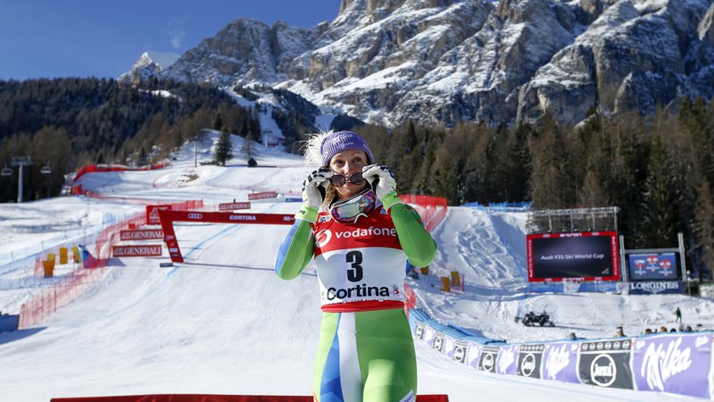 Fotografija: Ilka Štuhec drži 3. mesto v smukaški razvrstitvi. Na treningih v Garmischu je imela več kot dve sekundi zaostanka, a tekma je v njenih mislih povsem drugačna zgodba. FOTO: Matej Družnik/Delo
