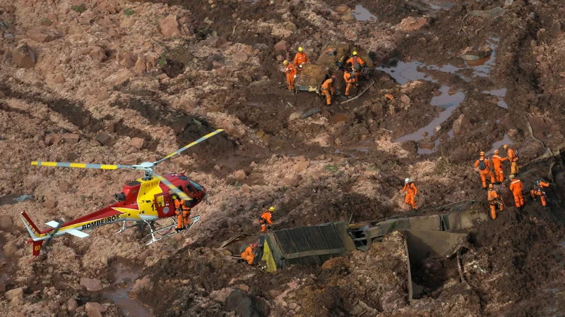 Fotografija: Guverner brazilske zvezne države Minas Gerais, je sporočil, da bodo odgovorne za nesrečo kaznovali. FOTO: Washington Alves/Reuters