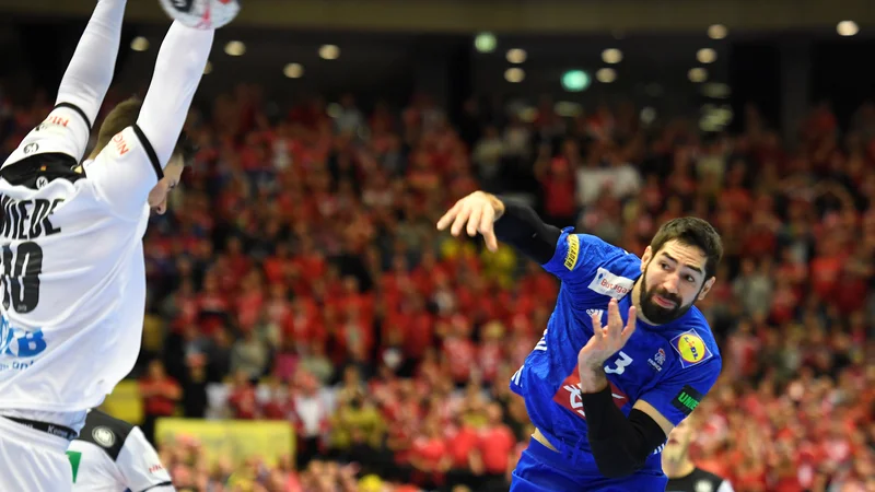 Fotografija: Nikola Karabatić se šele vrača po poškodbi, zato še ni v polni formi, vseeno pa je bil eden od junakov Francozov. FOTO: Reuters