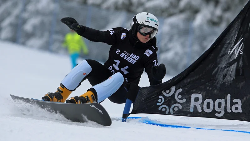 Fotografija: Gloria Kotnik in Tim Mastnak sta hitro končala ekipno preizkušnjo. FOTO: Tadej Regent/Delo