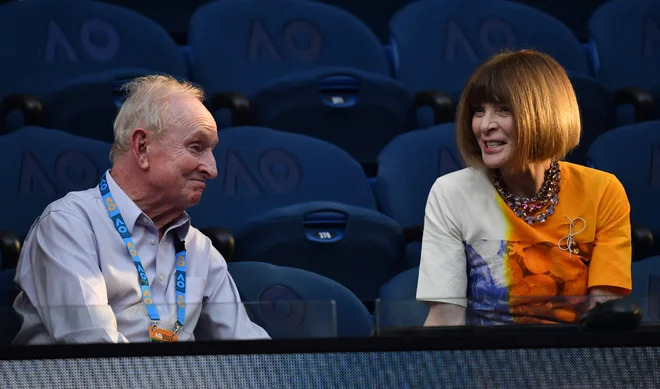 Rod Laver (ob njem modna ikona in velika teniška navdušenka Anna Wintour) je leta 1969 osvojil koledarski veliki slam. V moški konkurenci še nihče ni ponovil tega dosežka. FOTO: AFP