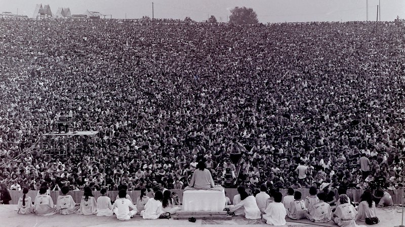 Fotografija: Woodstock velja za enega najpomembnejših glasbenih dogodkov. Šlo je namreč za veliko več kot le za glasbeni festival, saj je dogodek za obiskovalce in nastopajoče pomenil svobodo. FOTO: Mark Goff/Wikipedia