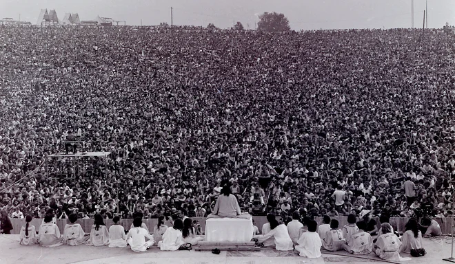 Woodstock velja za enega najpomembnejših glasbenih dogodkov. Šlo je namreč za veliko več kot le za glasbeni festival, saj je dogodek za obiskovalce in nastopajoče pomenil&nbsp;svobodo.&nbsp;FOTO: Mark Goff/Wikipedia