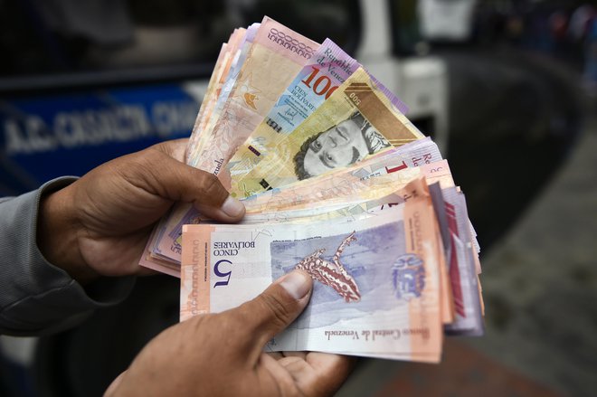 V Venezueli imajo ogromno težav z inflacijo. FOTO: AFP