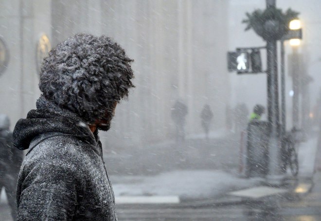 Sneženje je zajelo tudi New York. FOTO: AFP