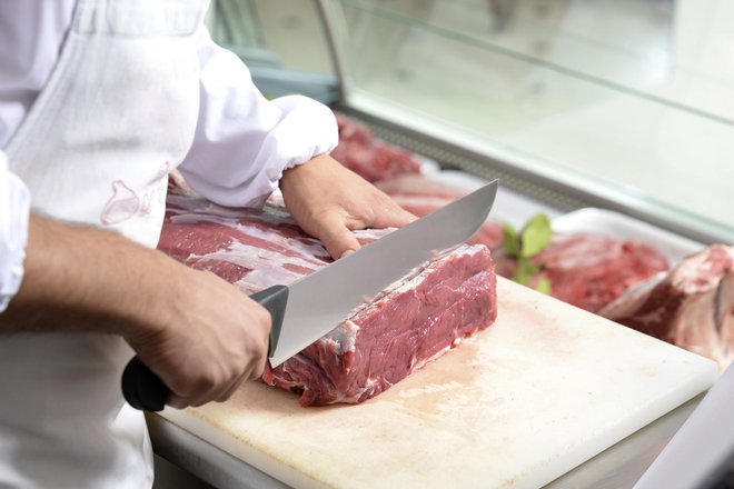 Za pristojne v EU je v tem trenutku najbolj pomembno locirati sporno meso in ga odstraniti s trga. FOTO: istockphoto