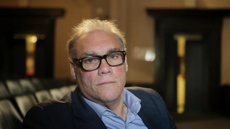 Fotografija: Seje se je udeležil tudi Boris Kobal, ki je, kot je povedal predsednik društva Šentjakobsko gledališče Ljubljana Janez Vlaj, »razgrnil svoj pogled na zadevo«. FOTO: Jože Suhadolnik/Delo