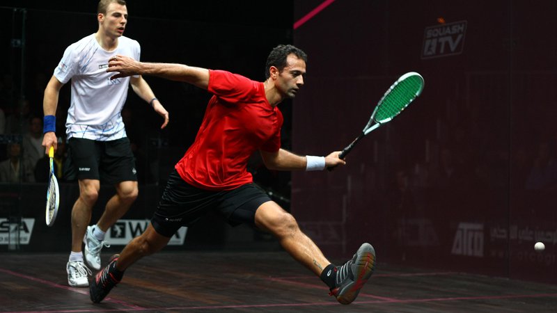 Fotografija: LONDON, ENGLAND - JANUARY 05:  Amr Shabana (EGY) in action against Nick Matthew (ENG) in the final of the ATCO World Series Finals 2012, being played on January 6th 2013 at the Queens Club, London. (Photo by Jordan Mansfield)