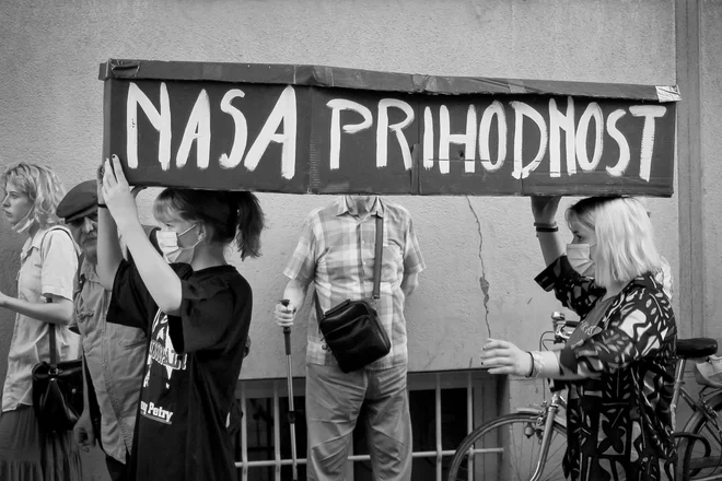 Če se en prestopek obsodi, nešteto drugih pa ne &ndash; in tega ni mogoče prepričljivo pojasniti z naključjem ali politiko pregona &ndash;, se znajdemo v situaciji, ki je uničujoča za demokracijo in zaupanje v pravo. FOTO: Jože Suhadolnik/Delo