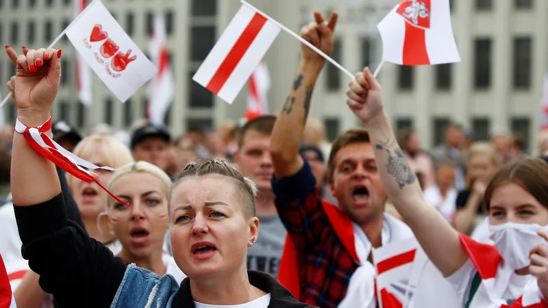 Fotografija: Protesta v Minsku se je udeležilo 60.000 ljudi. FOTO: Vasily Fedosenko/Reuters