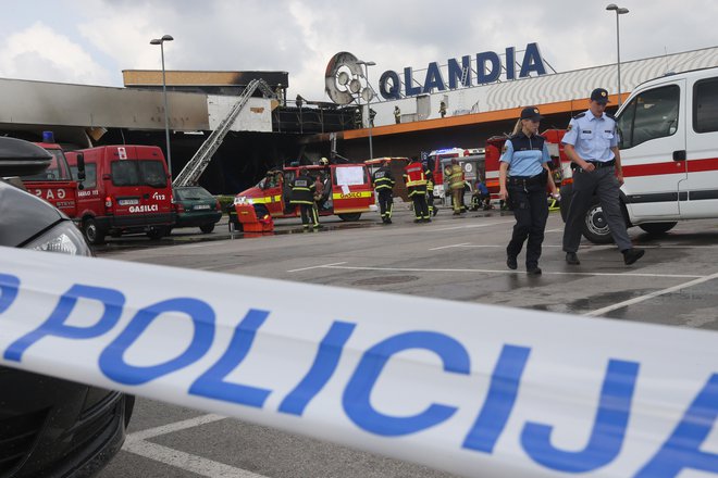 Požar v nakupovalnem centru Qlandia v Kranju, junija 2017. FOTO: Tomi Lombar/delo