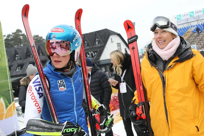 Prva trenerka Mikaele Shiffrin je bila njena mama Eileen. FOTO: Tomi Lombar/Delo