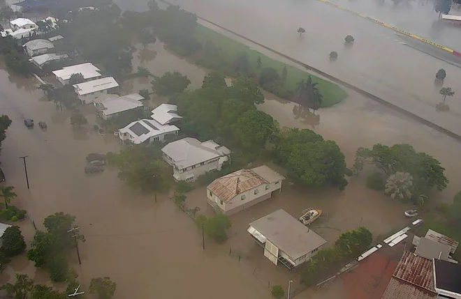 V enem tednu je zapadlo več dežja kot v vsem letu. FOTO: AFP