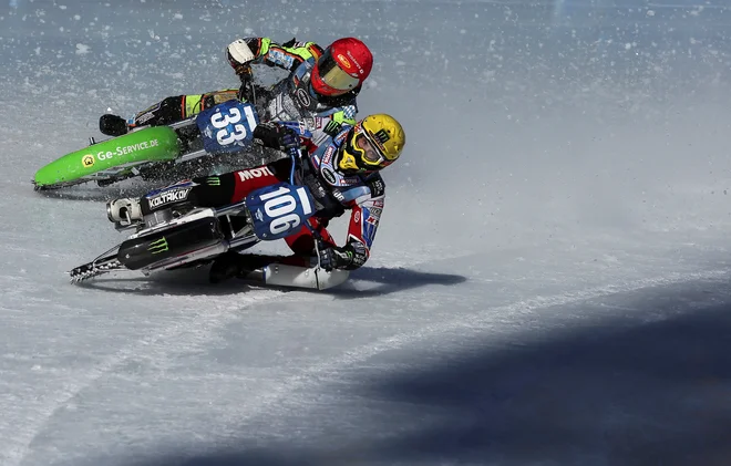 Kazahstanska različica speedwayja poteka kar na ledeni progi ( FIM Ice Speedway Gladiators World Championship). Foto Pavel Mikheyev Reuters