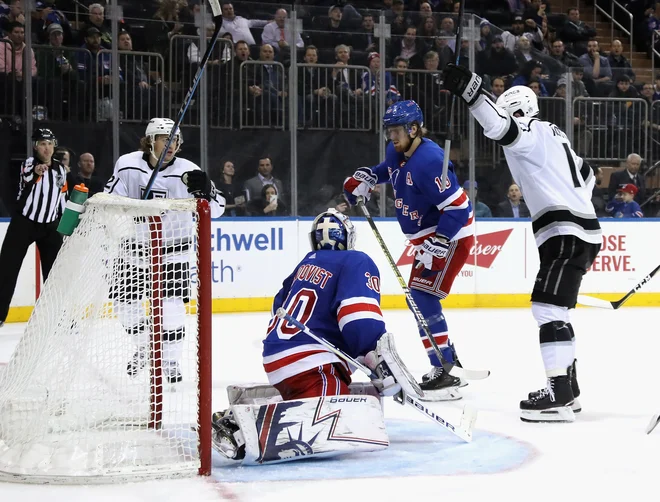 Takole je Anže Kopitar v 46. minuti izenačil na 2:2. FOTO: Bruce Bennett/AFP
