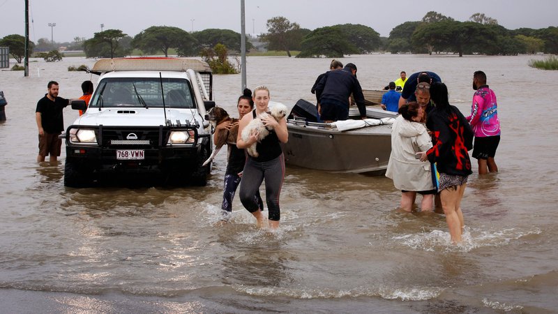 Fotografija: V mestu Townsville je bilo iz svojih domov evakuiranih več kot 650 ljudi. FOTO: AFP