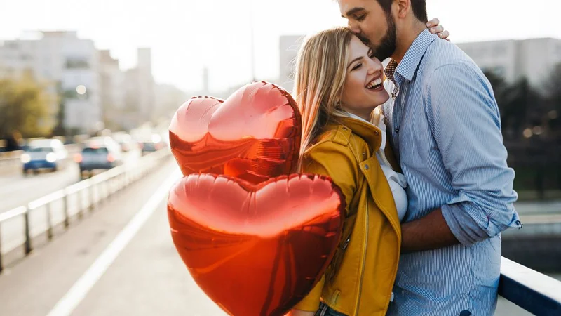 Internet ima pri iskanju partnerstva vedno večjo vlogo. FOTO: Thinkstock