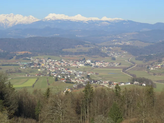 V moravški občini ljudje pijejo klorirano vodo, saj bi bila brez dezinfekcije neužitna. FOTO: Bojan Rajšek/Delo