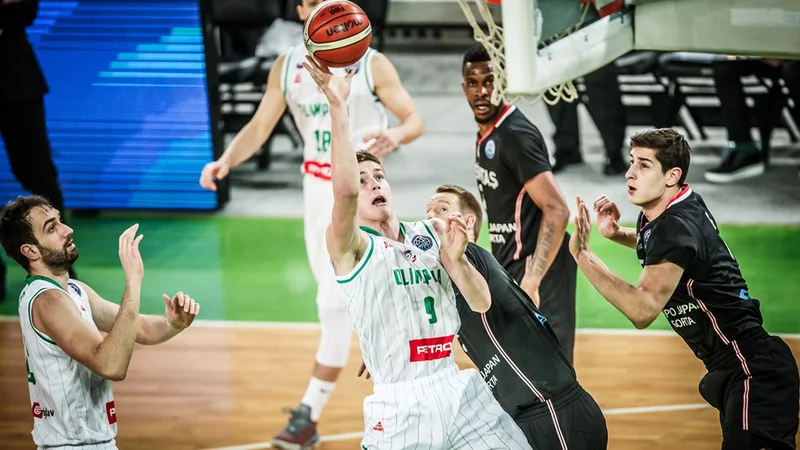 Luka Šamanić se je proti trenutno osmi zasedbi turške lige izkazal z 19 točkami in 9 skoki. FOTO: FIBA