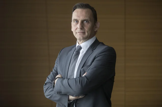 &raquo;Zdaj še ne bi govoril o recesiji, Slovenija ima še vedno zavidljivo predvideno gospodarsko rast prek treh odstotkov,&laquo; pravi Marjan Trobiš. FOTO Voranc Vogel