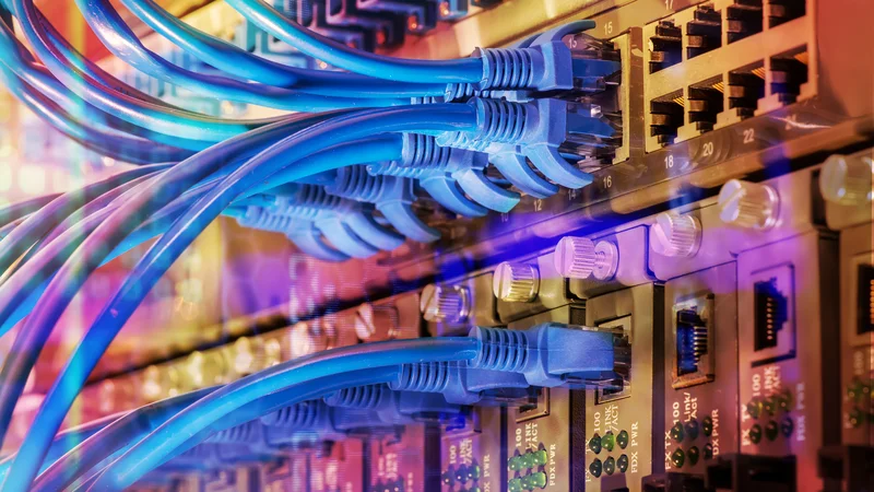 Pred 15 leti so za vsako storitev postavljali ločeno omrežje, danes eno za vse. FOTO Shutterstock