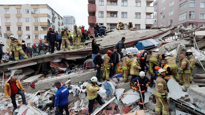Fotografija: V nesreči je umrlo najmanj 17 ljudi. FOTO: Murad Sezer/Reuters