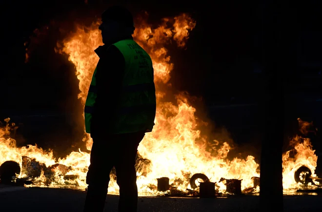 Tudi tokratni sobotni shod je bil zaznamovan z nasiljem ter spopadi med protestniki in policijo. FOTO: Fred Tanneau/Afp