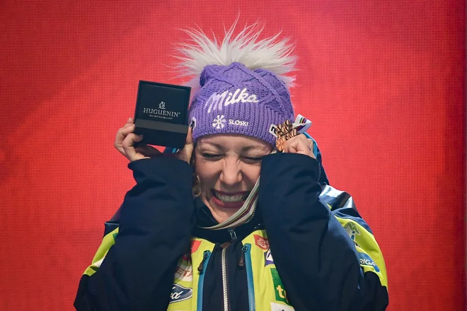 Ilka Štuhec ni skrivala izjemnega veselja ob novi zlati kolajni v smuku. FOTO: Jonathan Nackstrand/AFP