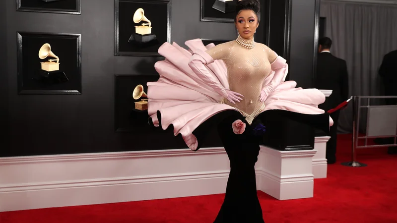 Fotografija: Cardi B. je na podelitev grammyjev prišla v skoraj četrt stoletja stari Muglerjevi obleki.
Foto Reuters