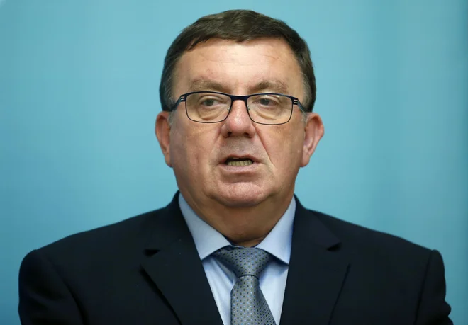 Minister za zdravje Samo Fakin je napovedal spremembo glavarinskih količnikov. Foto Matej Družnik