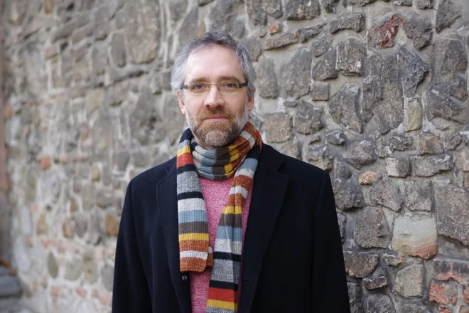 Arjan Pregl: &raquo;Včasih je slikar imel težo, danes je skoraj zmerljivka.&laquo; FOTO: Grega Kališnik