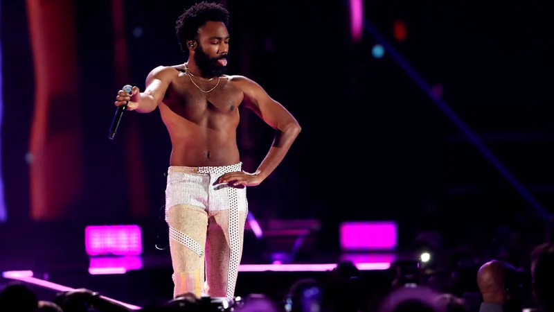 Fotografija: Vsestransko nadarjeni Childish Gambino odpira oči rasistični Ameriki. Foto Reuters