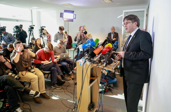 Carles Puigdemont je začetek sodnega protesta komentiral v Berlinu. FOTO: AFP