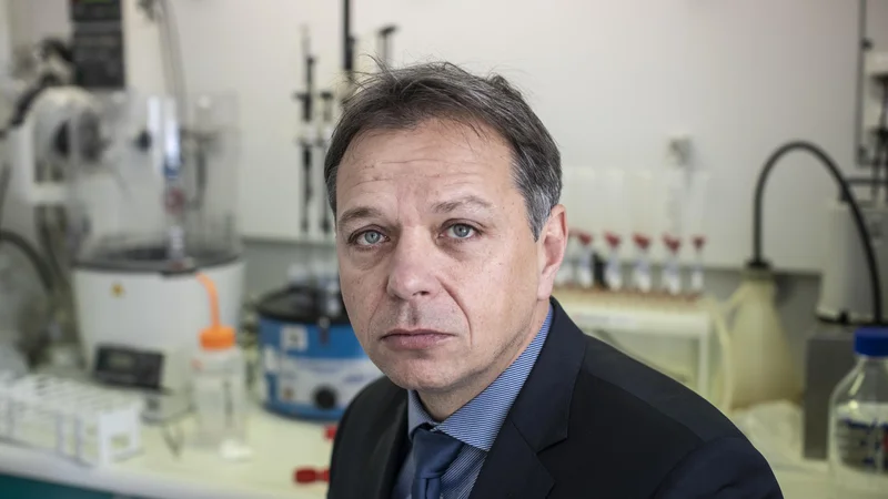 Dekan veterinarske fakultete Andrej Kirbiš pravi, da poljski primer potrjuje, da je v tovrstnih obratih nujna navzočnost neodvisnih strokovnih služb, saj težnja po čim večjih in hitrejših zaslužkih vodi tudi do zlorab. FOTO: Voranc Vogel
