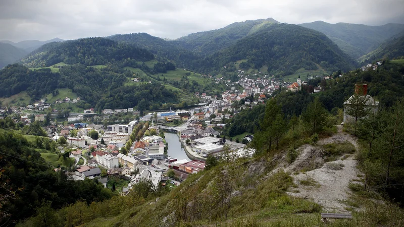 Fotografija: Idrija je imela doslej omrežje na utekočinjenem naftnem plinu, tako da je bil prehod na zemeljski plin preprost. FOTO: Uroš Hočevar/Delo 