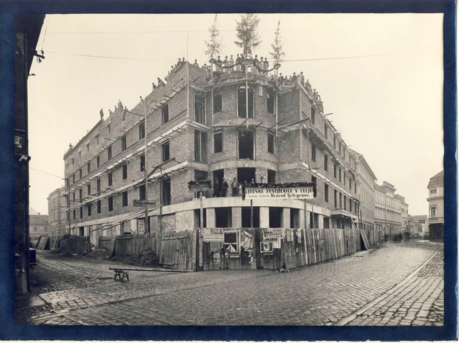 Med gradnjo Ljudske posojilnice leta 1929. FOTO: ZAC/Fototeka Pelikan