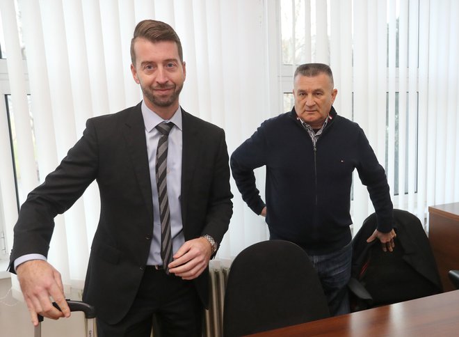 »Nikoli še nisem bil obsojen in tudi nikoli ne bom,« je prepričan Franjo Keleminović (na fotografiji desno skupaj s svojim odvetnikom Romanom Završkom). FOTO: Dejan Javornik