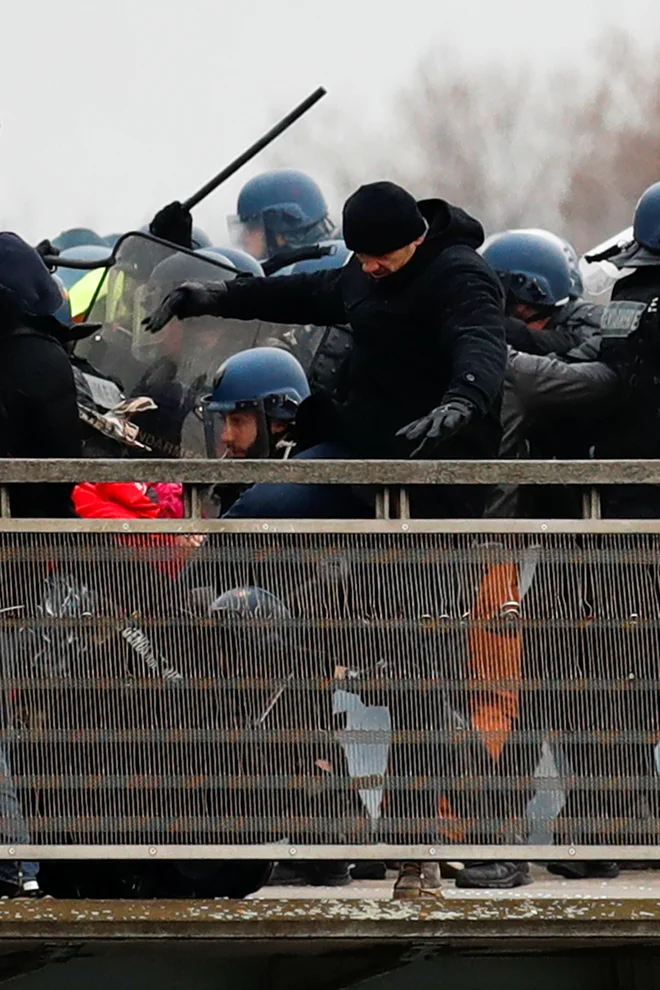 Možakar se je dva dni po spopadu sam predal policiji, njegovi podporniki pa so za njegovo obrambo doslej zbrali več kot 114.000 evrov. FOTO: Gonzalo Fuentes/Reuters