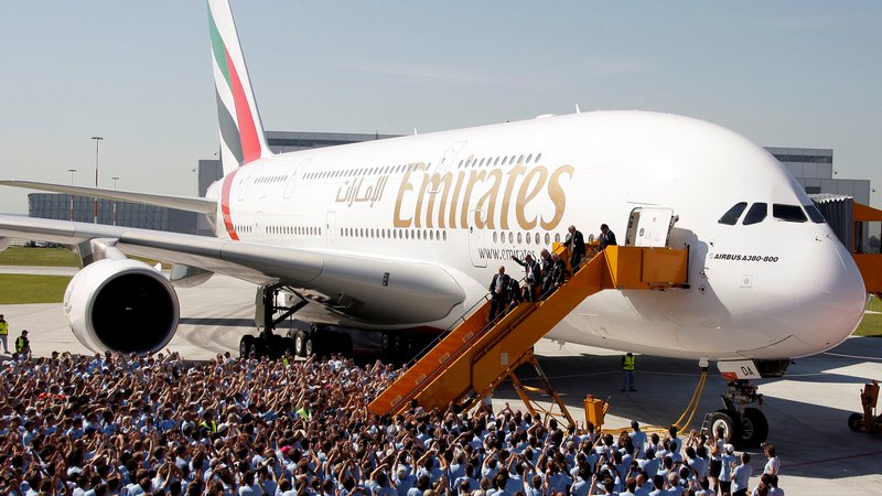 Fotografija: Airbus bo prenehal izdelovati letalo Airbus A380. FOTO: Tobias Schwarz/Reuters