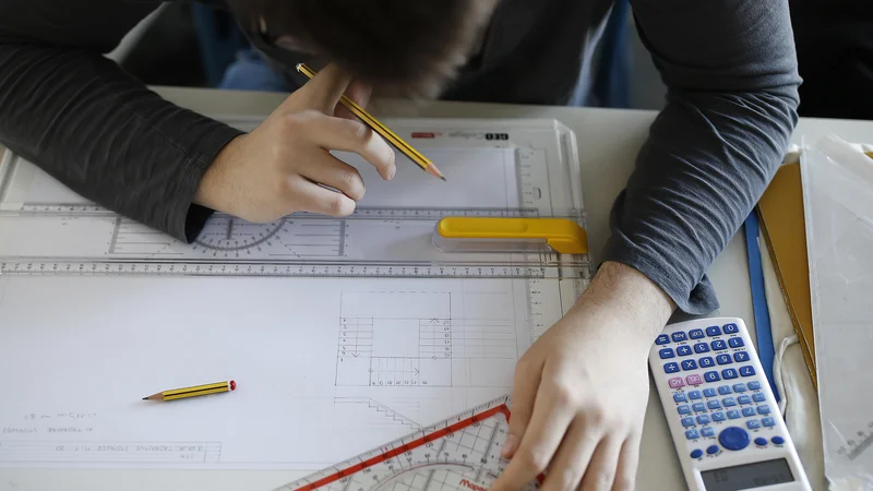 Fotografija: Največje poslanstvo šolskega sistema je (na)učiti. Foto: Blaž Samec/Delo