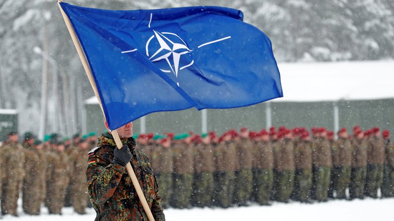 Fotografija: Nemška bojna skupina v Litvi je del Natove povečane prisotnosti. Nemški obrambni kolač se v zadnjih letih veča, a ne dovolj hitro za uresničitev ključnih ciljev. FOTO: Reuters